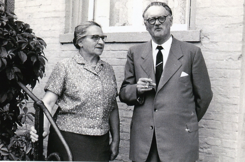 f708
