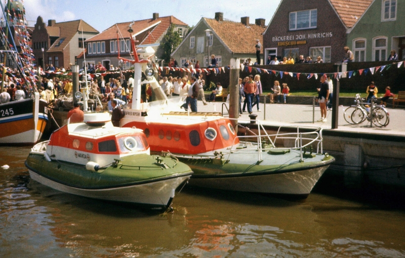 f10076
