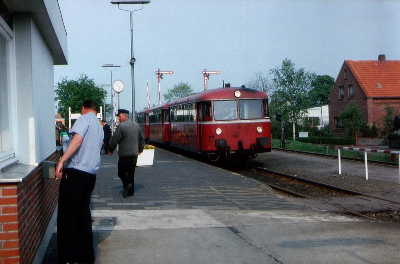f8409