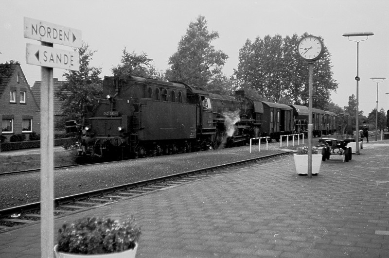 f9957
