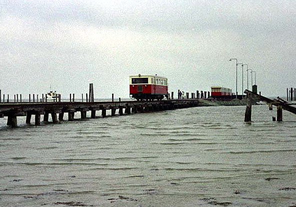 f8367