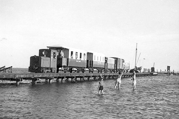 f9851